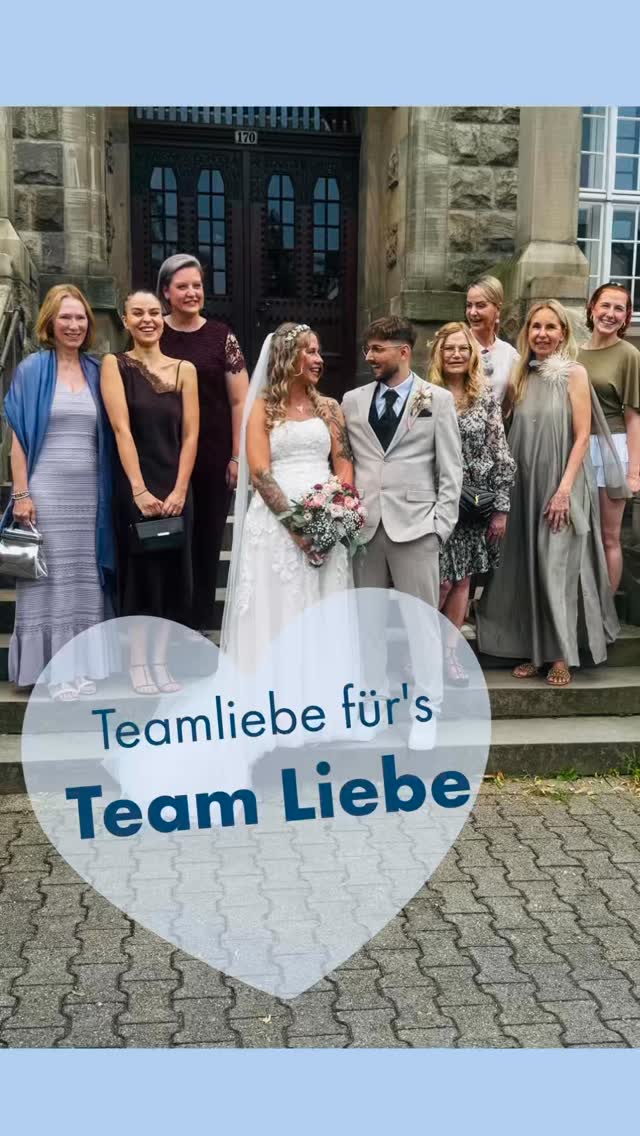 ✨ Mit ganz viel Liebe starten wir in die neue Woche! 🤍
Unsere liebe Marie Friedrich hat am Freitag ihren ganz besonderen Tag gefeiert und Ja gesagt und heißt jetzt Biegota.💍
Es war uns eine große Freude, sie auf dem Weg in diesen neuen Lebensabschnitt begleiten zu dürfen und diesen besonderen Moment mit ihr zu teilen.
Liebe Marie, wir wünschen Dir und Jaeson von Herzen alles Glück dieser Welt – eine Ehe voller Liebe, Vertrauen, Gesundheit, gemeinsamer Abenteuer und unvergesslicher Momente. Möge Euch das Lächeln, das Ihr an diesem Tag im Gesicht hattet, ein Leben lang begleiten. 💙
Wir freuen uns schon darauf, Dich ab sofort unter anderem Nachnamen im Team begrüßen zu dürfen – jetzt genießt erst einmal Eure gemeinsame Zeit als frisch verheiratetes Ehepaar! 🥂✨
#JustMarried #TeamMontanari #Herzensmomente #WeddingVibes #Praxisfamilie