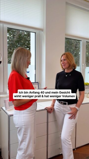 ❓ Questions upon questions on Monday – and we’ve got the answers! Our Racine asks the questions and Dr Michaela Montanari answers the queries that our patients are most frequently concerned about.💬 On the agenda:✔️ What helps with teeth grinding?✔️ What treatments are available when the skin starts to lose its elasticity from the age of 40?✔️ What can be done about excessive sweating? What question is on your mind right now? Feel free to post it in the comments – we might just answer it in one of our next episodes! 👇#AskDrMontanari #CosmeticSurgery #SkinHealth #Botox #DrMontanari